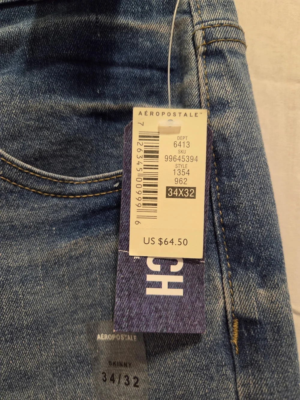 Aeropostale Men's Skinny Jeans in Medium Blue Wash